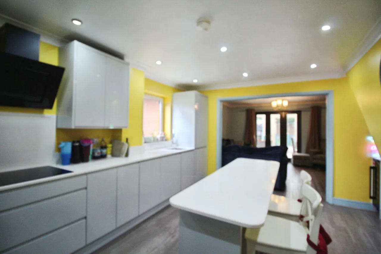 Town Street, Dewsbury, WF12, photo 6