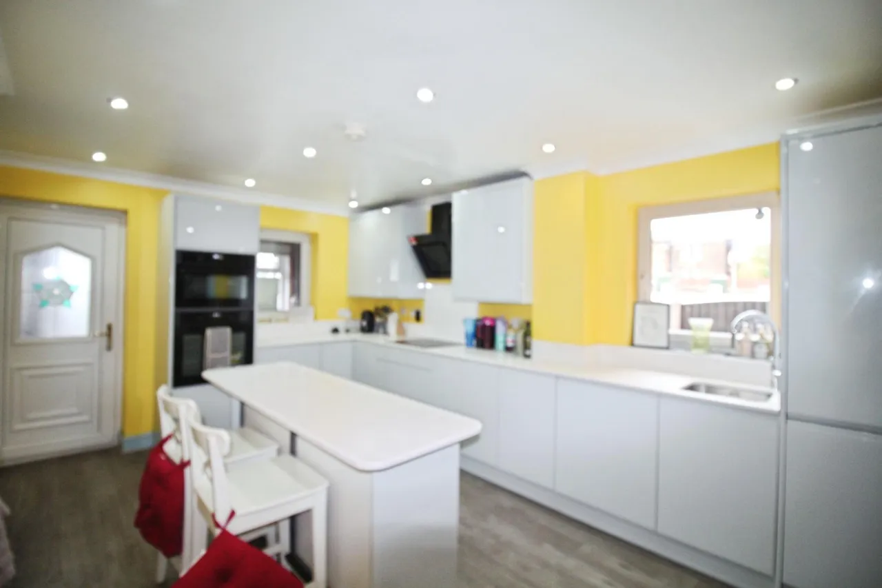 Town Street, Dewsbury, WF12, photo 5