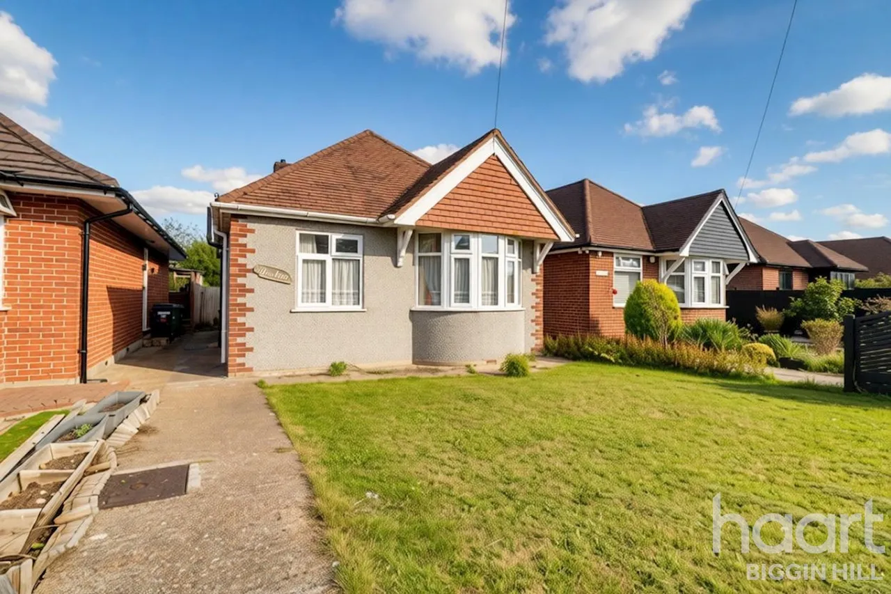 2 bed house for sale, Hawthorne Avenue, Biggin Hill, TN16