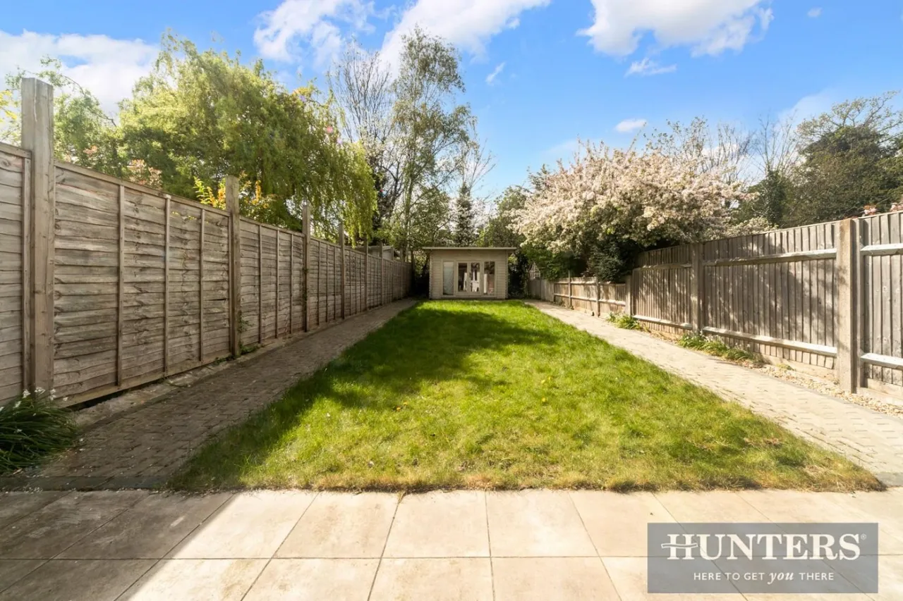 Lynwood Drive, Worcester Park, photo 7