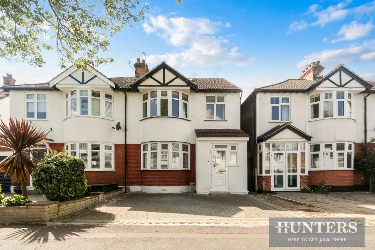 Lynwood Drive, Worcester Park, photo 3