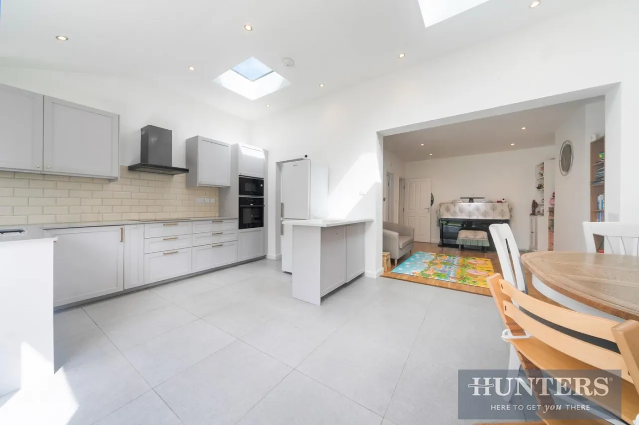 Lynwood Drive, Worcester Park, photo 4