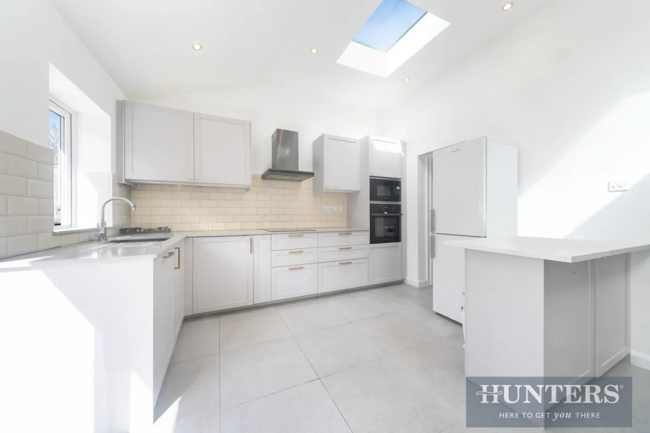 4 bed house for sale — Lynwood Drive, Worcester Park