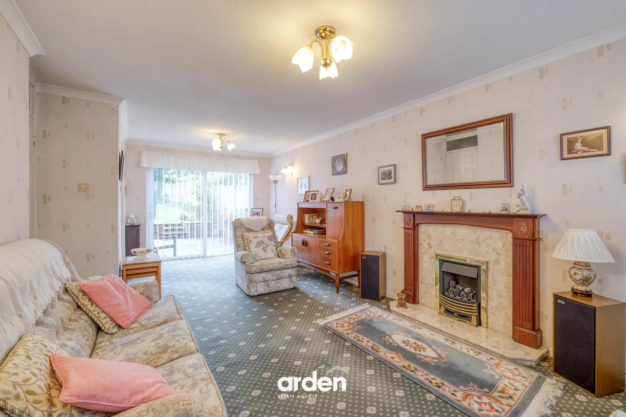 Lyall Gardens, Rednal, B45, photo 2