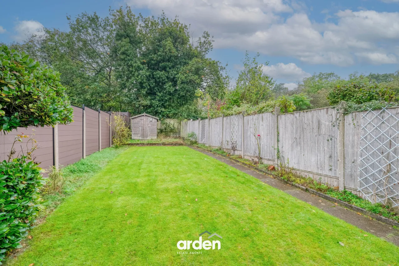 Lyall Gardens, Rednal, B45, photo 4