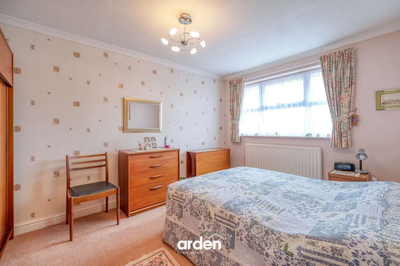 Lyall Gardens, Rednal, B45, photo 8