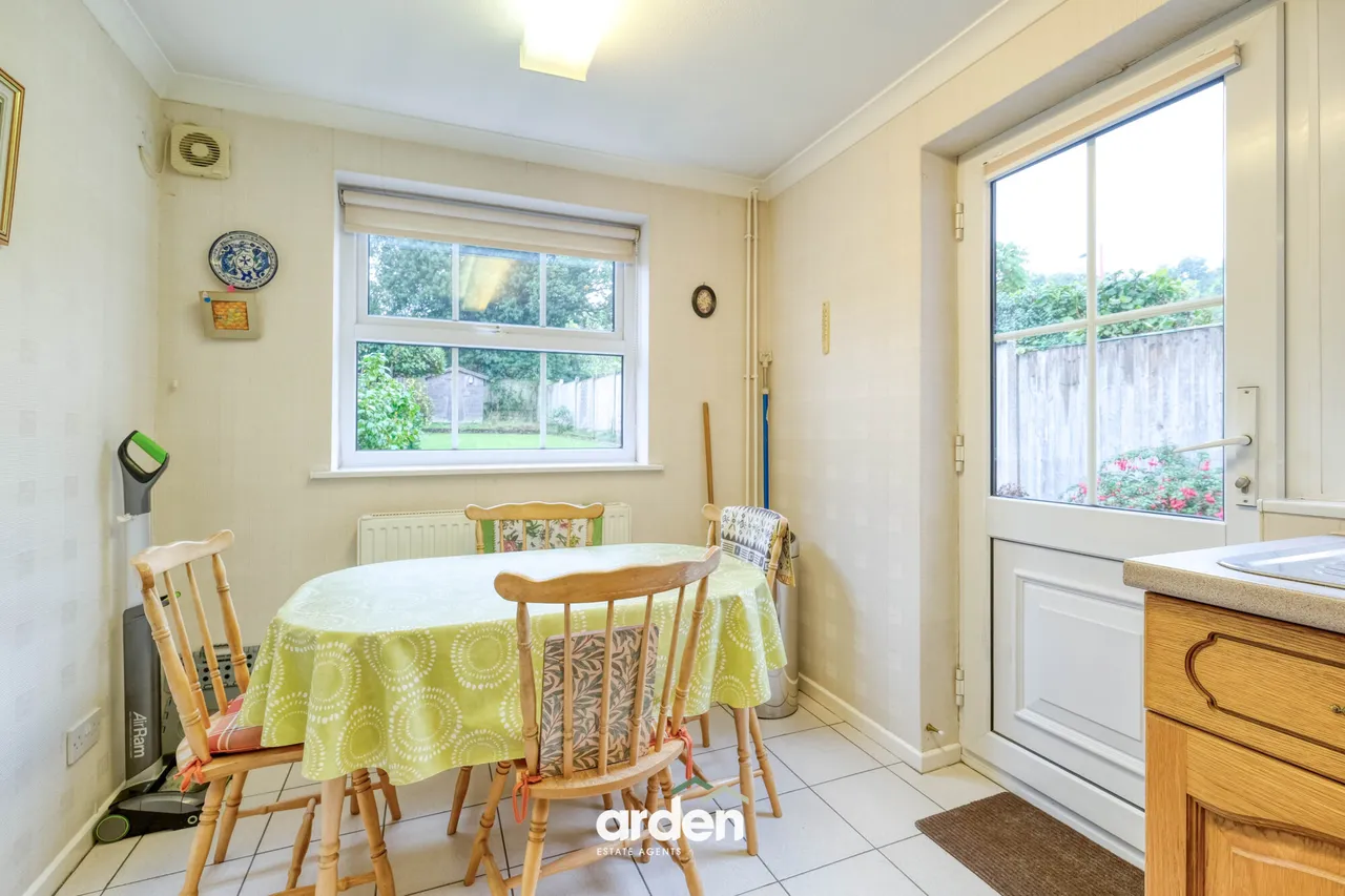 Lyall Gardens, Rednal, B45, photo 7