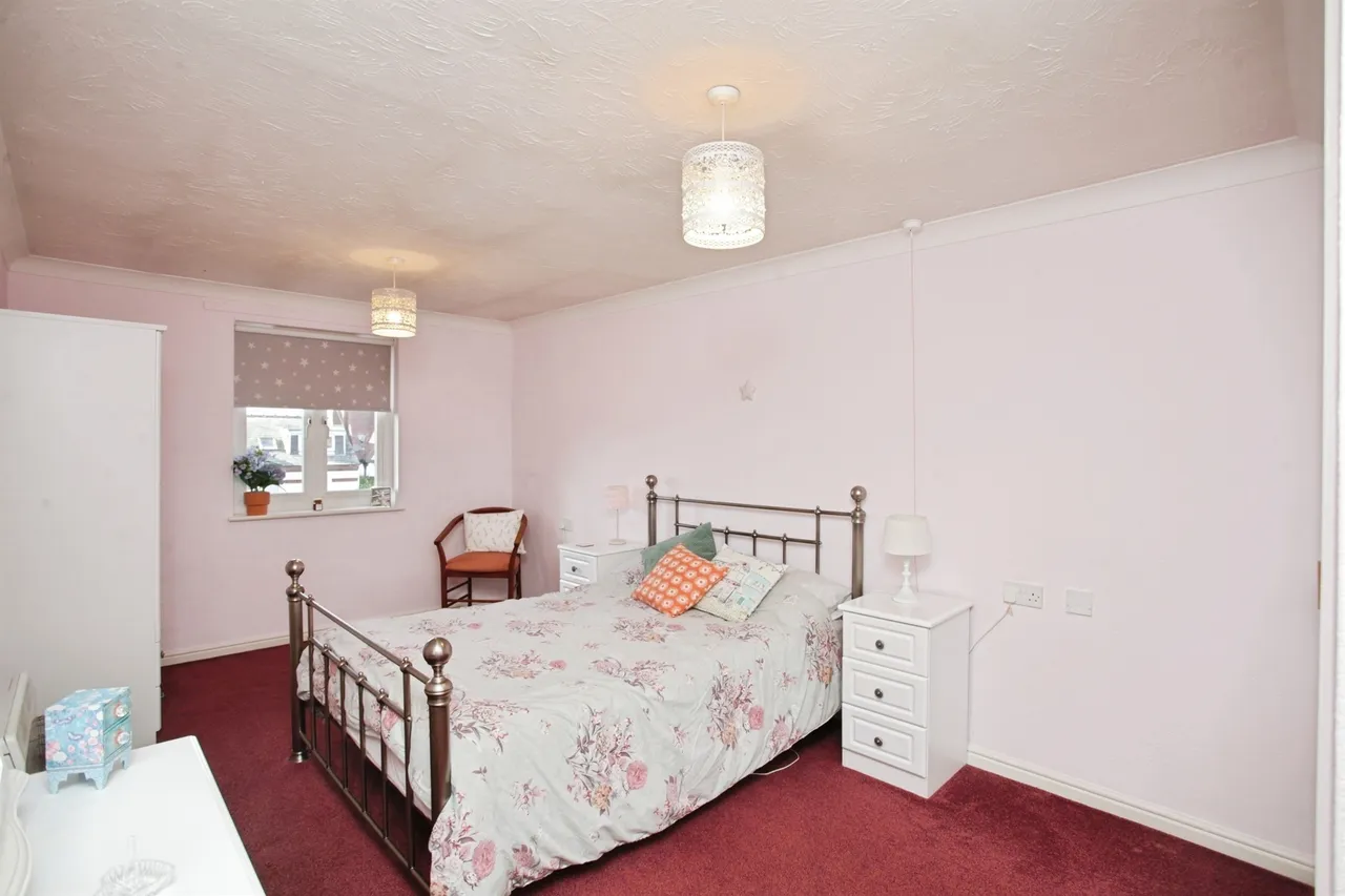 Curie Close, RUGBY, photo 9