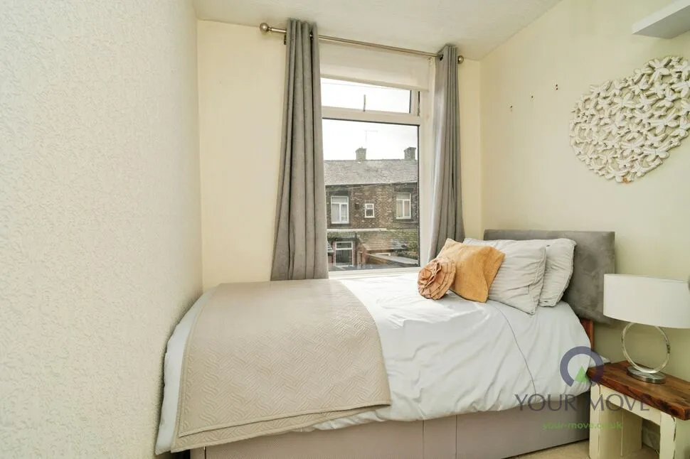 Howard Street, Shaw, OL2, photo 9