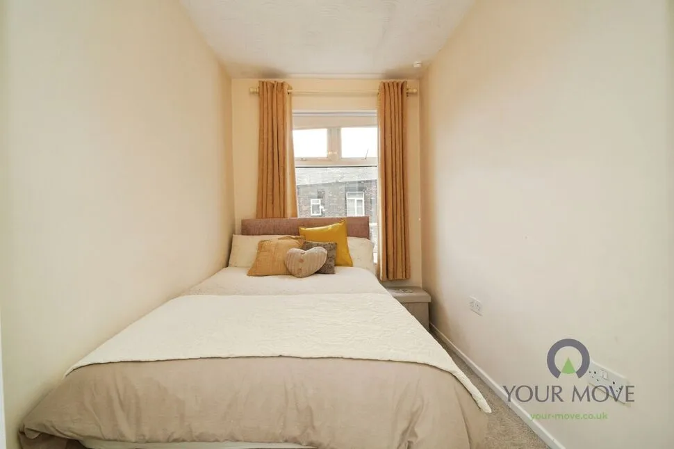 Howard Street, Shaw, OL2, photo 10