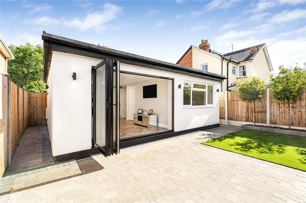 Clarence Street, Egham, TW20, photo 19