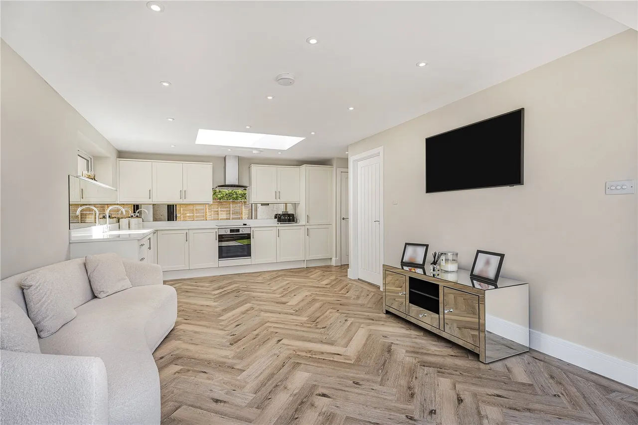 Clarence Street, Egham, TW20, photo 13
