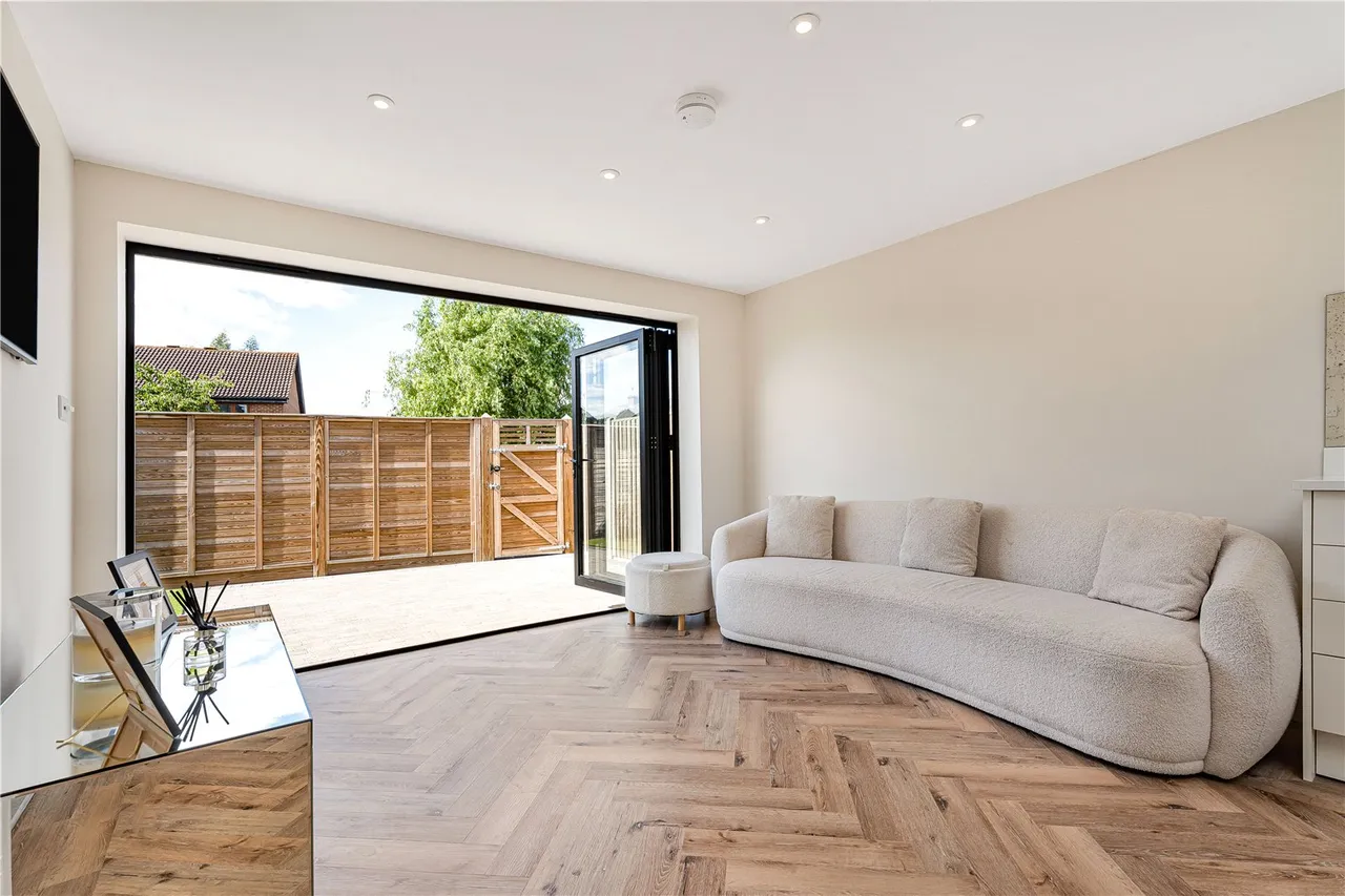 Clarence Street, Egham, TW20, photo 8
