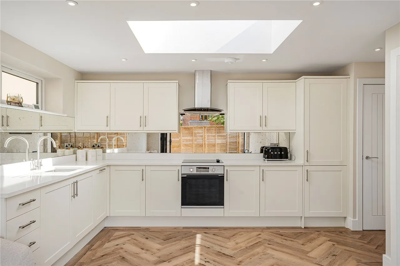 1 bed house for sale, Clarence Street, Egham, TW20