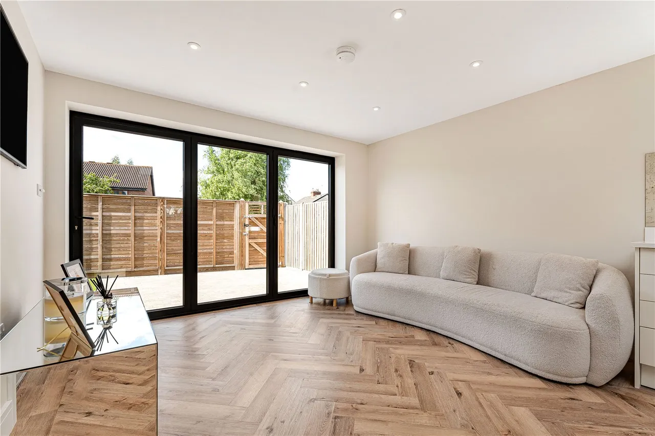 Clarence Street, Egham, TW20, photo 6