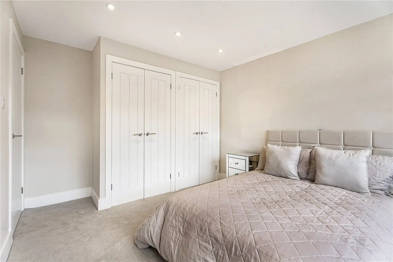 Clarence Street, Egham, TW20, photo 16