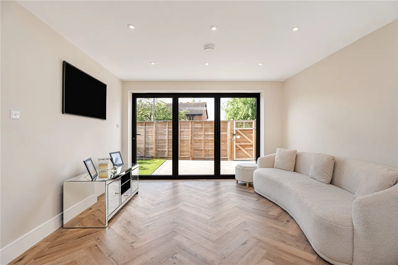 Clarence Street, Egham, TW20, photo 7