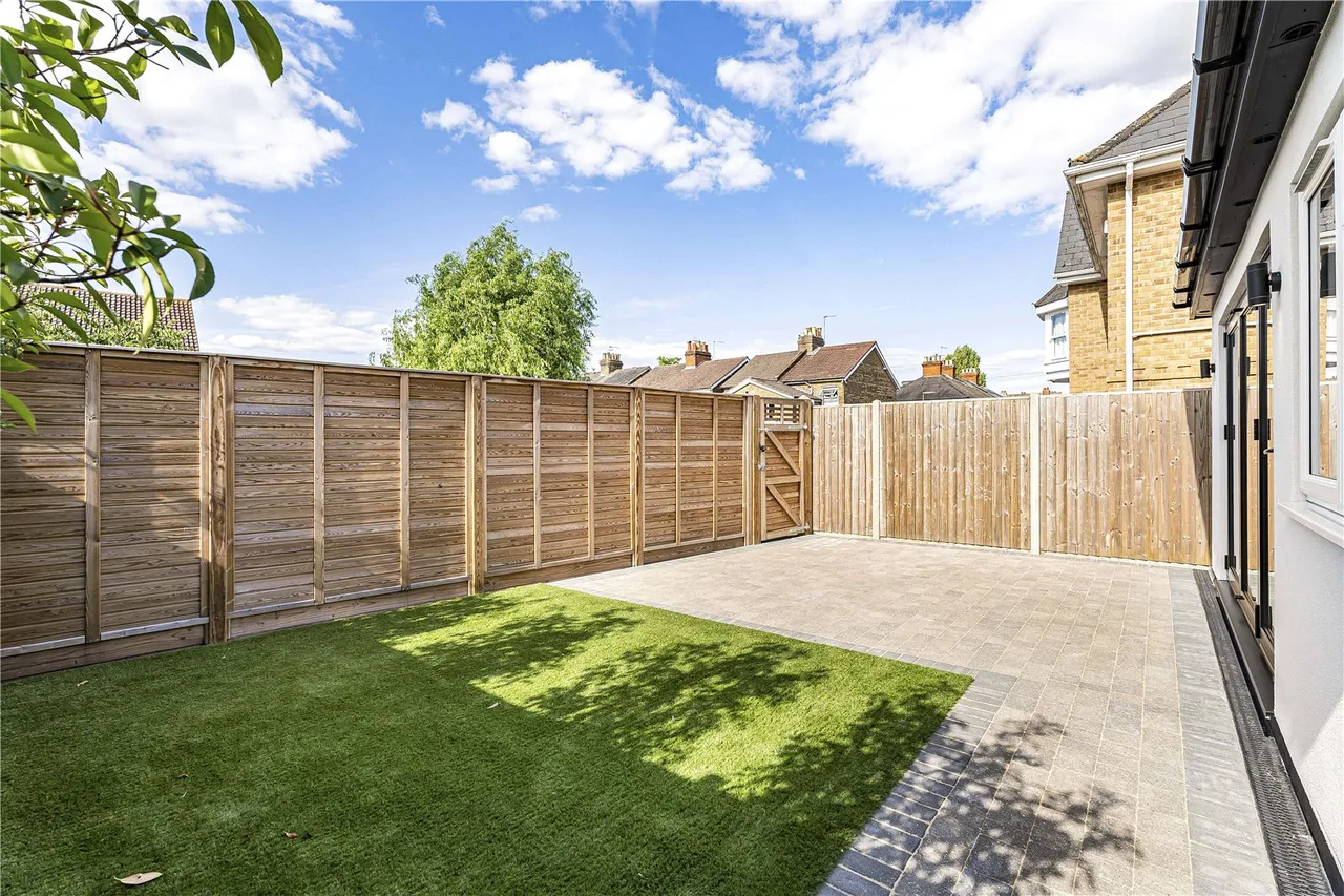Clarence Street, Egham, TW20, photo 4