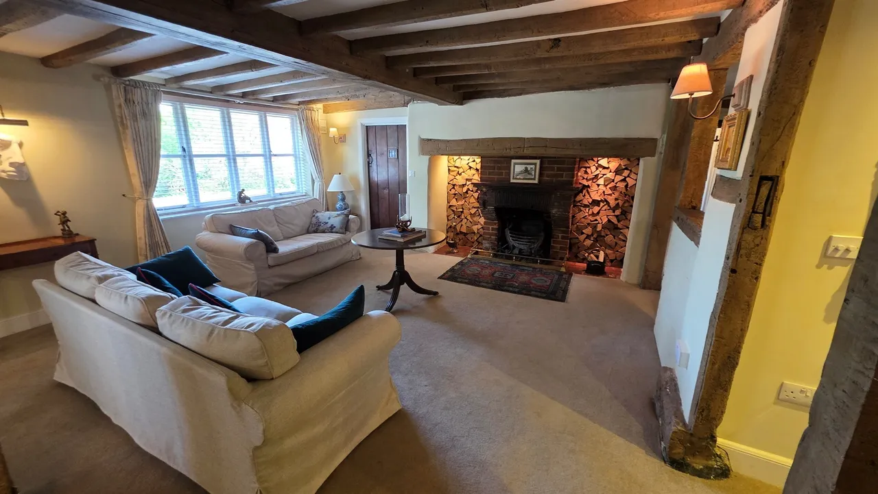 Kings Arms Court, Ockley, Dorking, photo 5