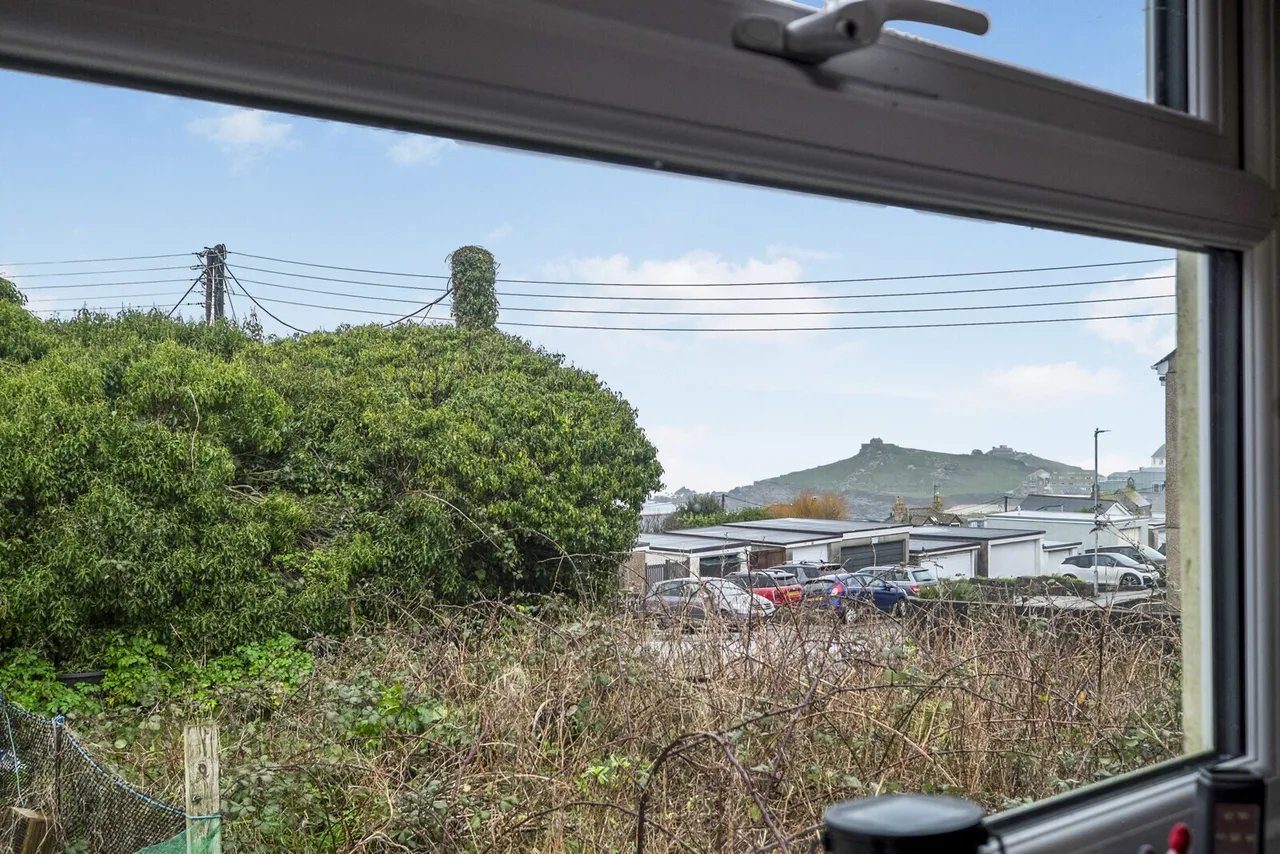 Belmont Terrace, St. Ives, TR26, photo 15