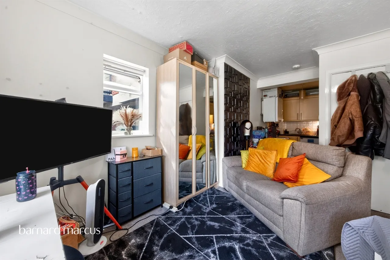 Oakleigh Park North, London, N20, photo 4