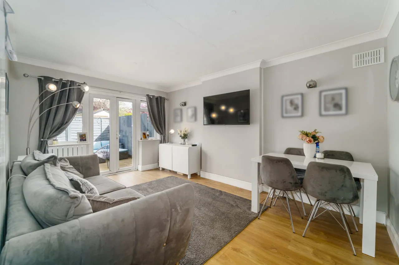 2 bed flat for sale, Reedsfield Road, Ashford