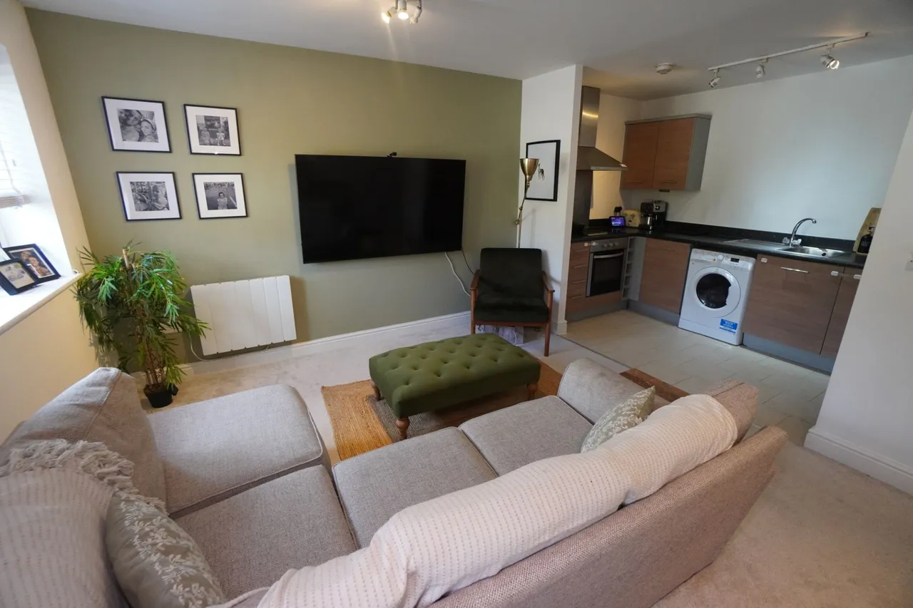 Freer Crescent, Aspen Court, HP13, photo 2