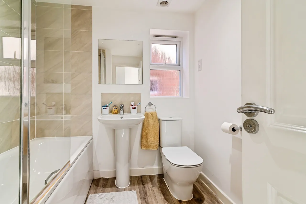 Mountain Ash Crescent, Edwalton, NG12, photo 17