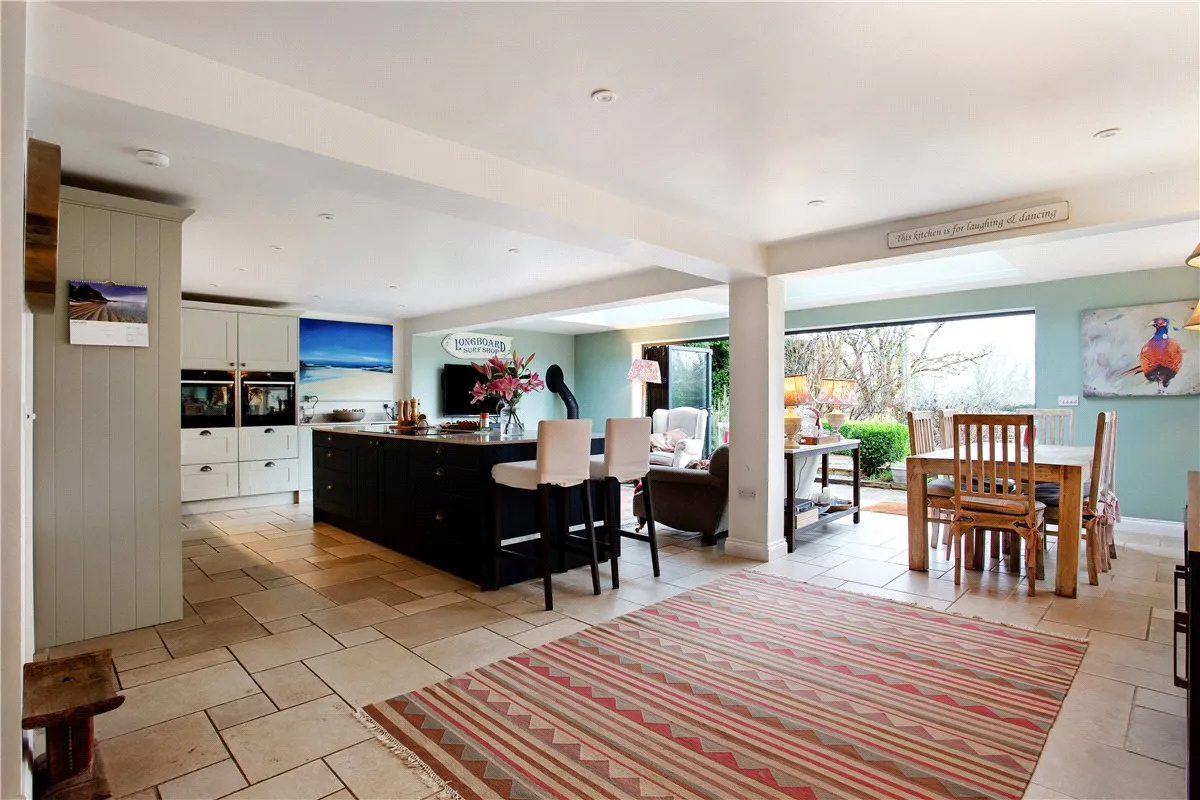 Lower Fyfield, Marlborough, SN8, photo 4