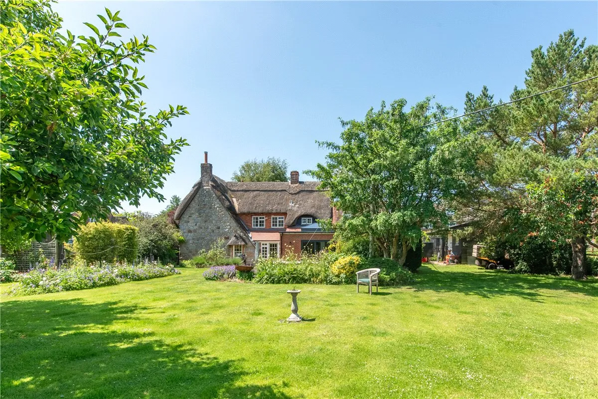 4 bed house for sale, Lower Fyfield, Marlborough, SN8