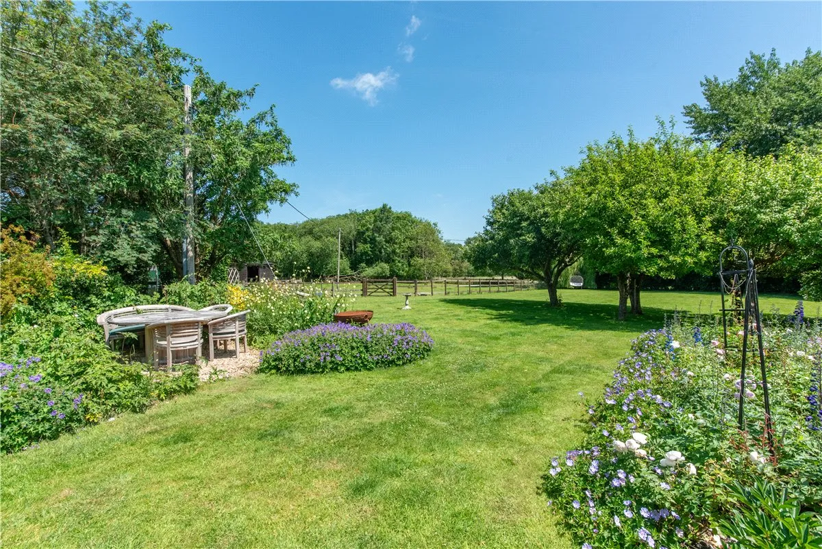 Lower Fyfield, Marlborough, SN8, photo 5