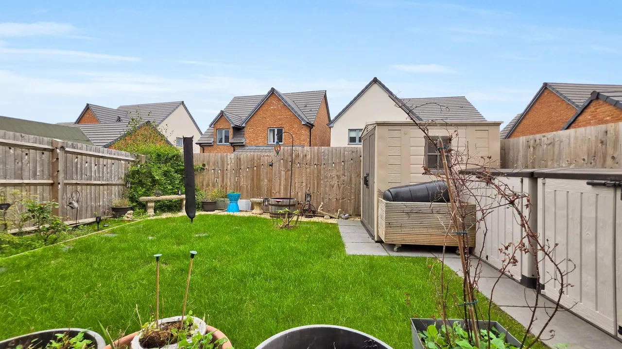 Severn Bore Close, Newnham-on-Severn, GL14, photo 9
