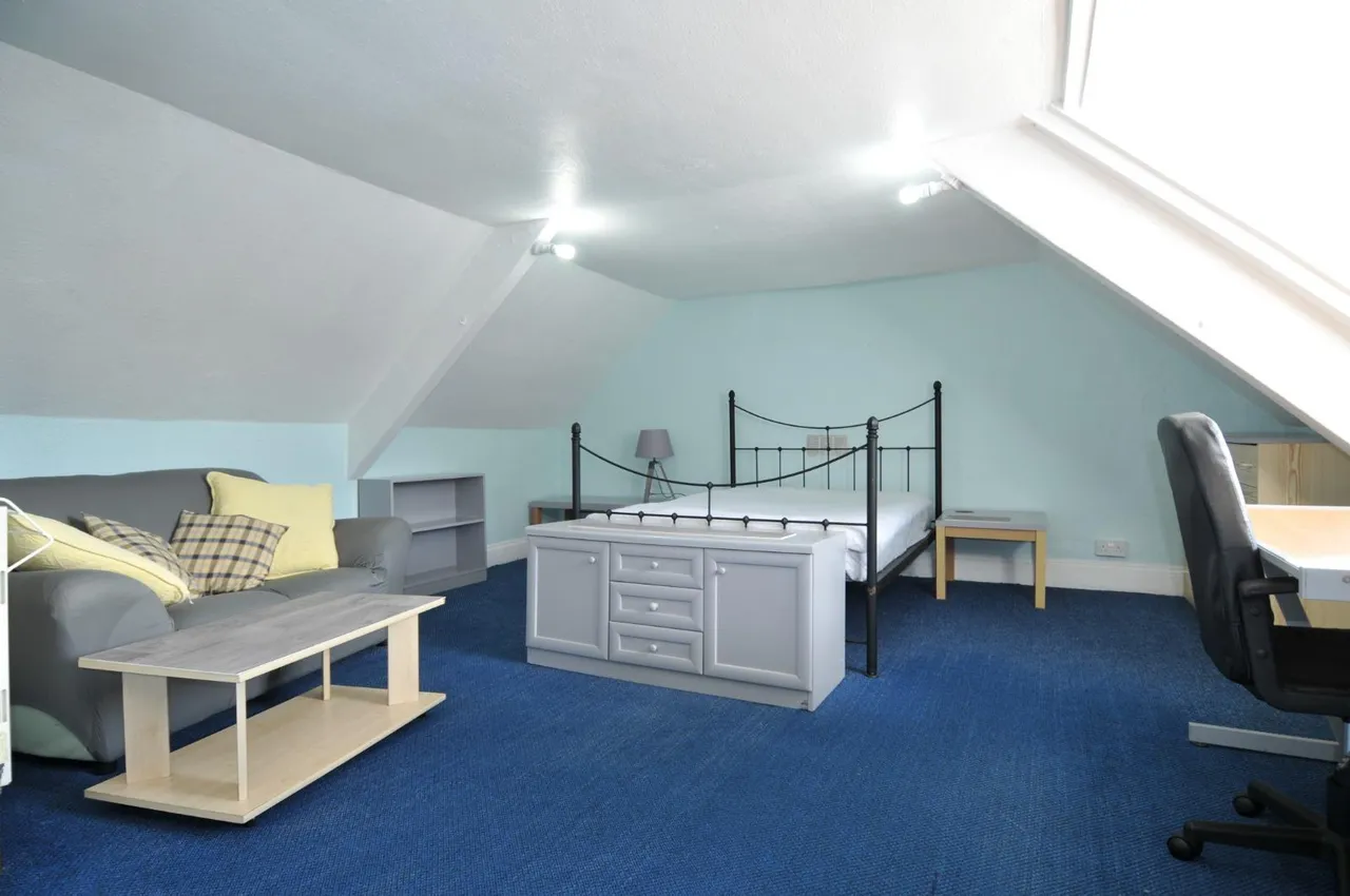 4 bed house to rent, Wellington Street, Plymouth