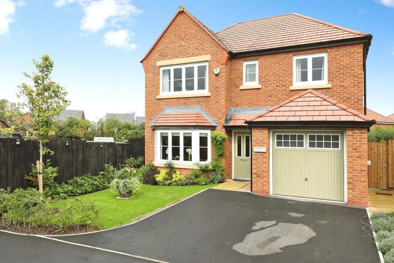 4 bed house for sale — Hurcomb Way, Crewe, Cheshire, CW1