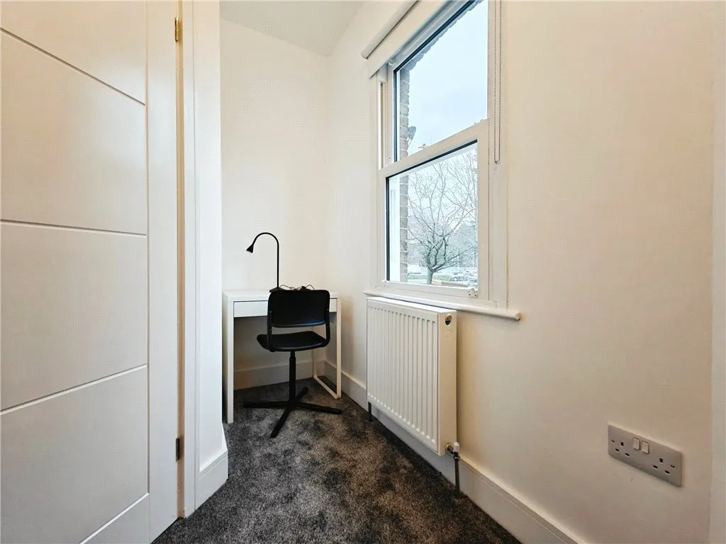 Victoria Road, Guildford, GU1, photo 4