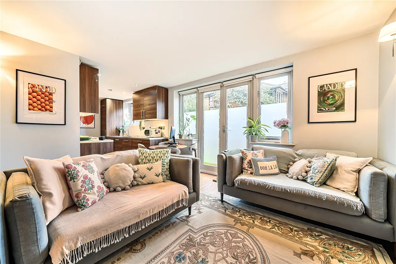 2 bed flat for sale, Cleveland Way, Stepney Green, E1