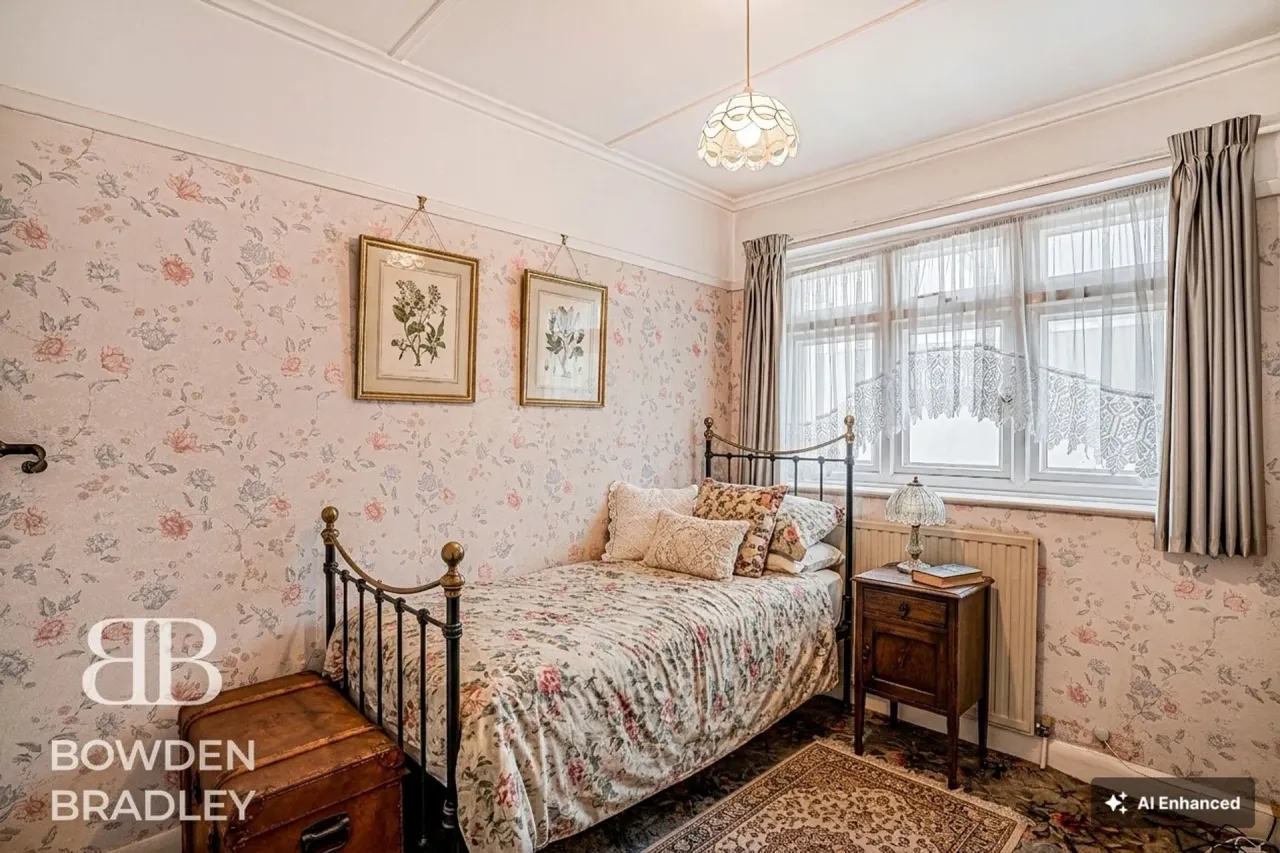 Clayhall Avenue, Clayhall, IG5, photo 43