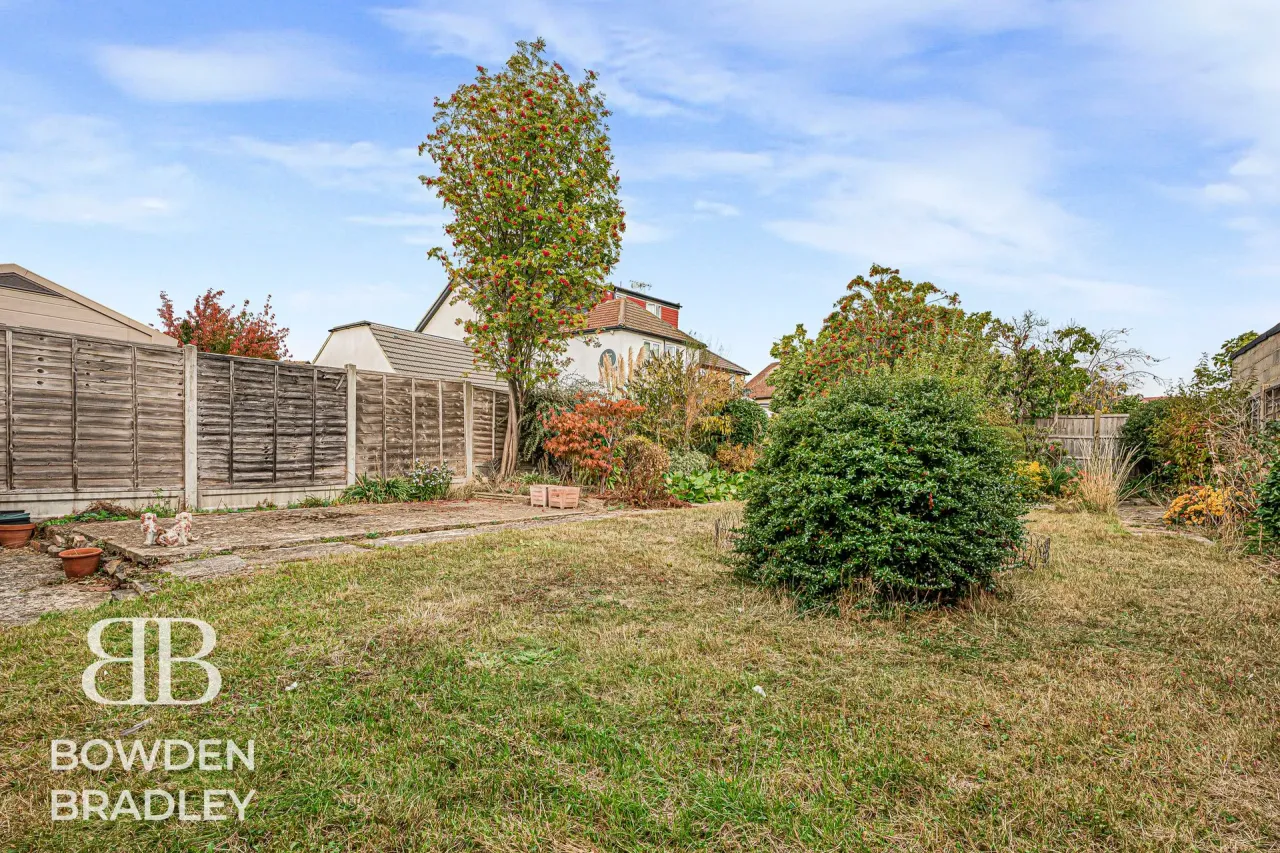 Clayhall Avenue, Clayhall, IG5, photo 41