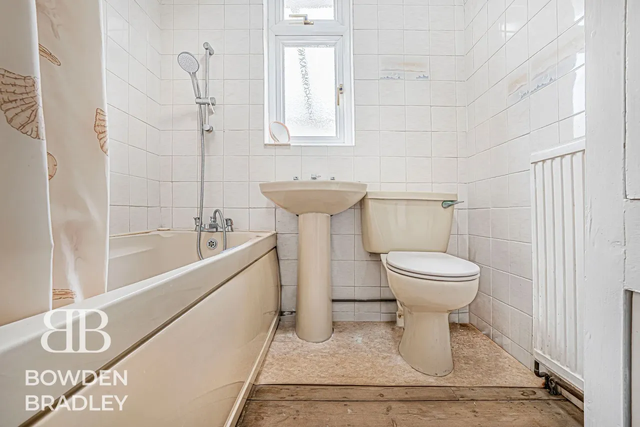 Clayhall Avenue, Clayhall, IG5, photo 37