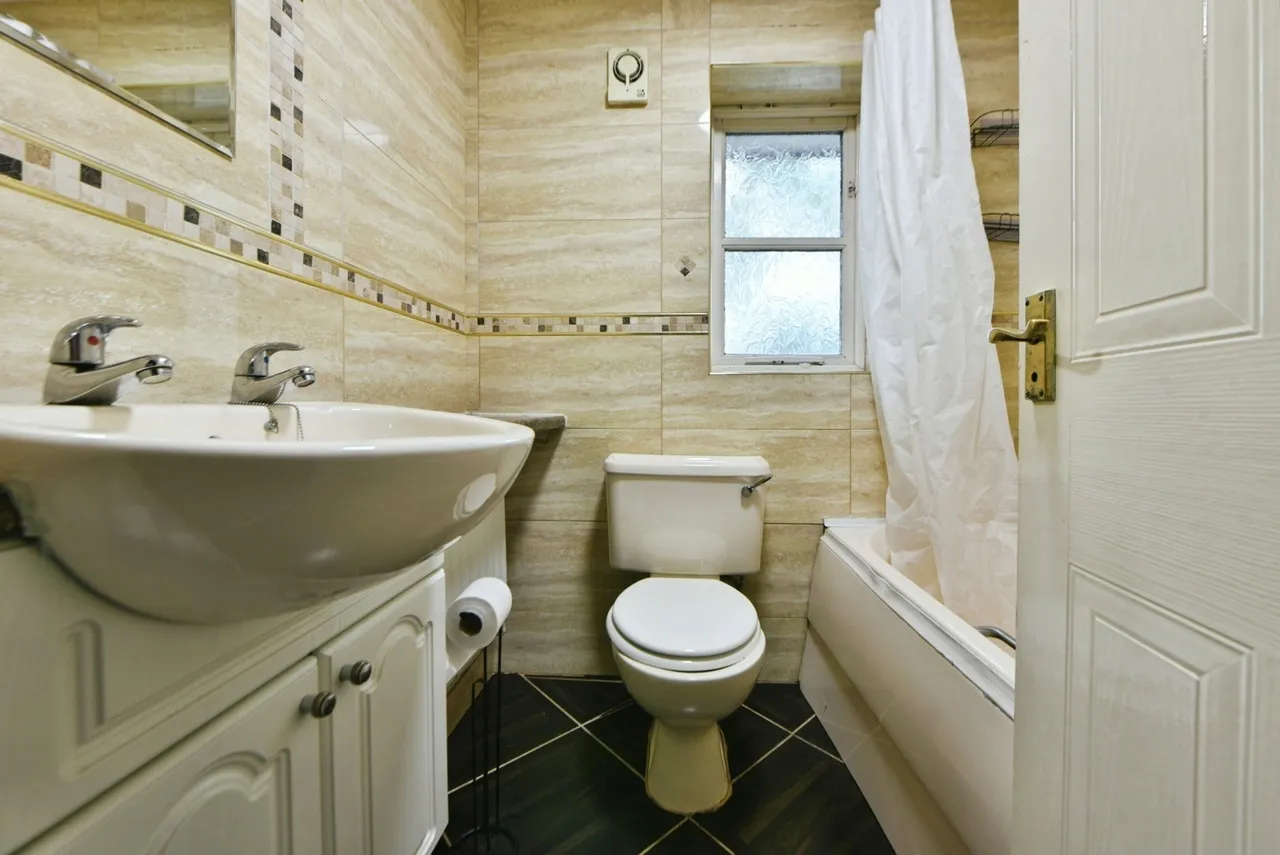Princeton Close, SALFORD, Lancashire, M6, photo 14