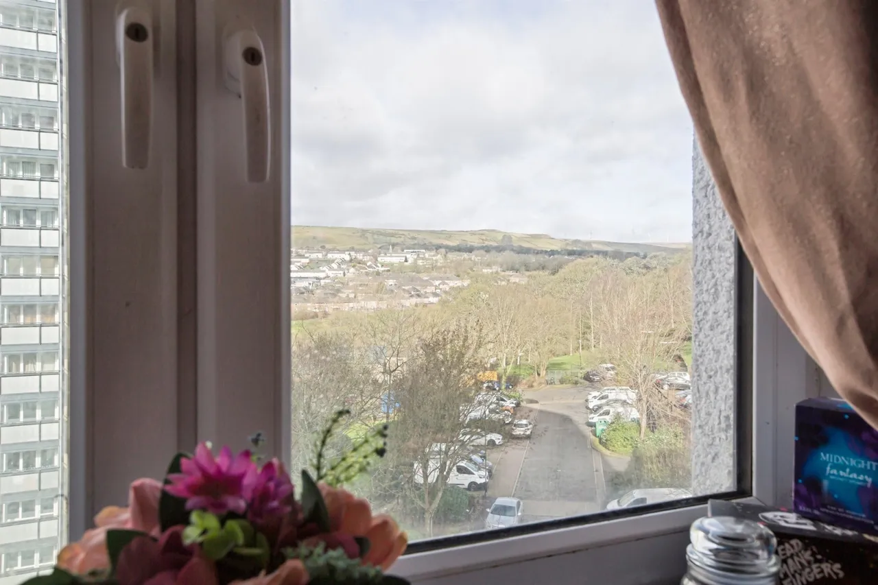 Mixenden Road, Halifax, photo 11