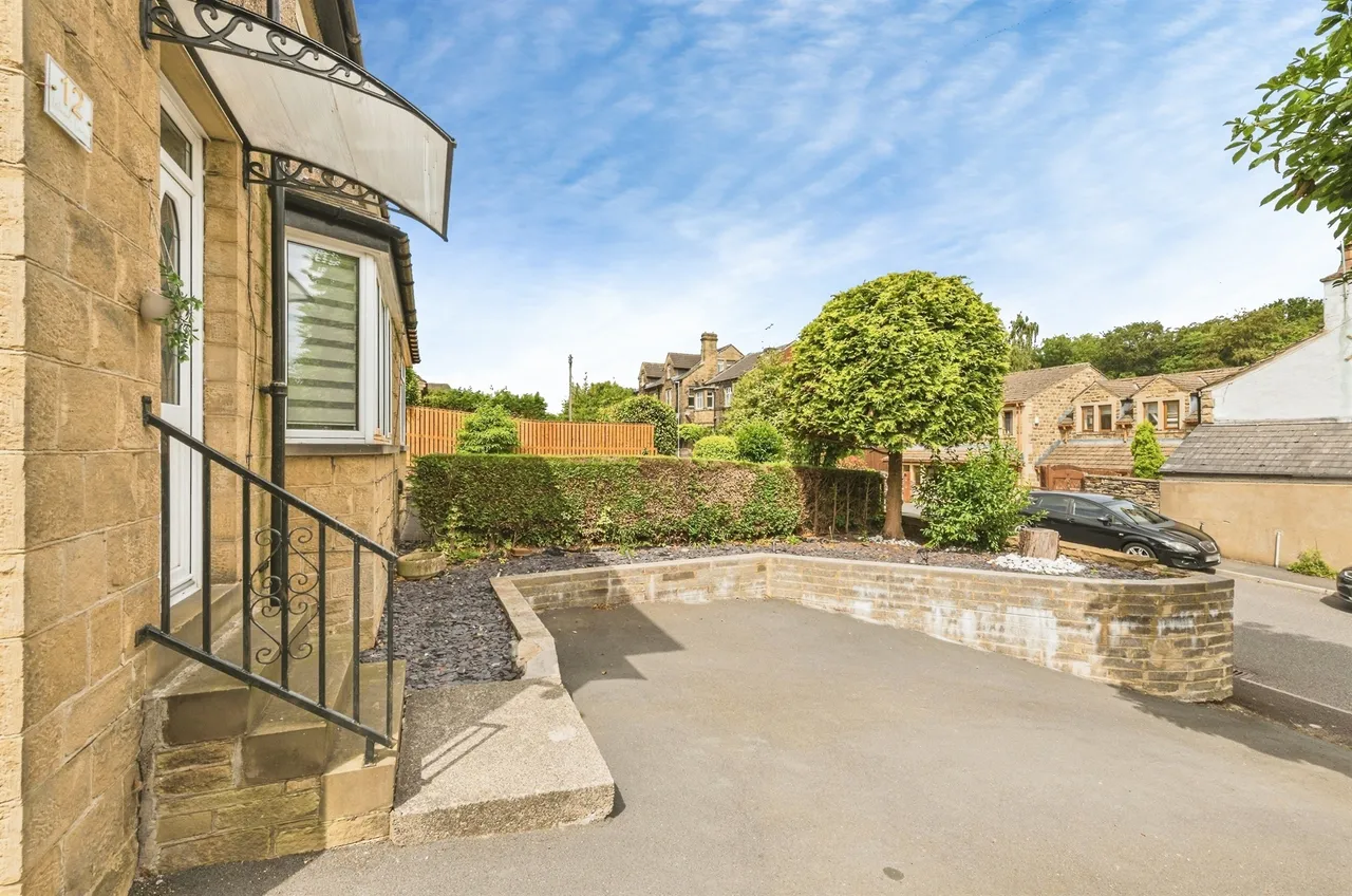 Wood Lane, Huddersfield, HD4, photo 14