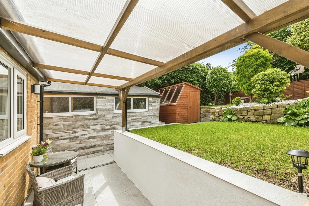 Wood Lane, Huddersfield, HD4, photo 19