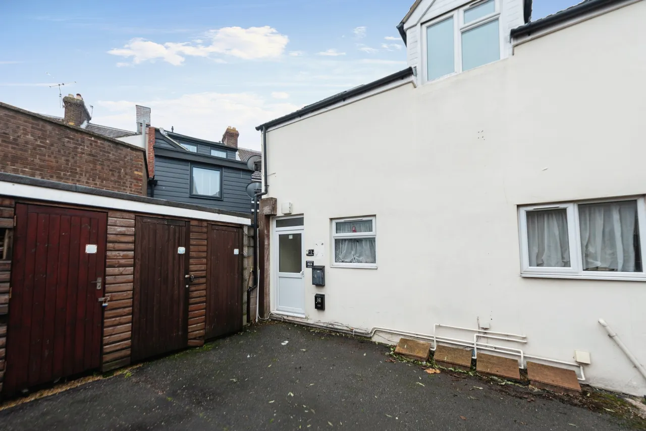 Gladys Avenue, Portsmouth, PO2, photo 17