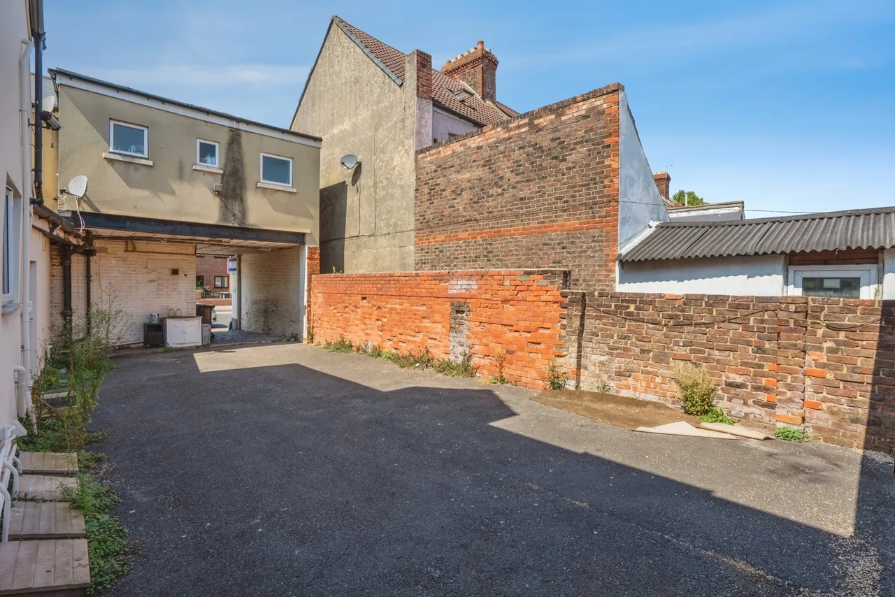 Gladys Avenue, Portsmouth, PO2, photo 19
