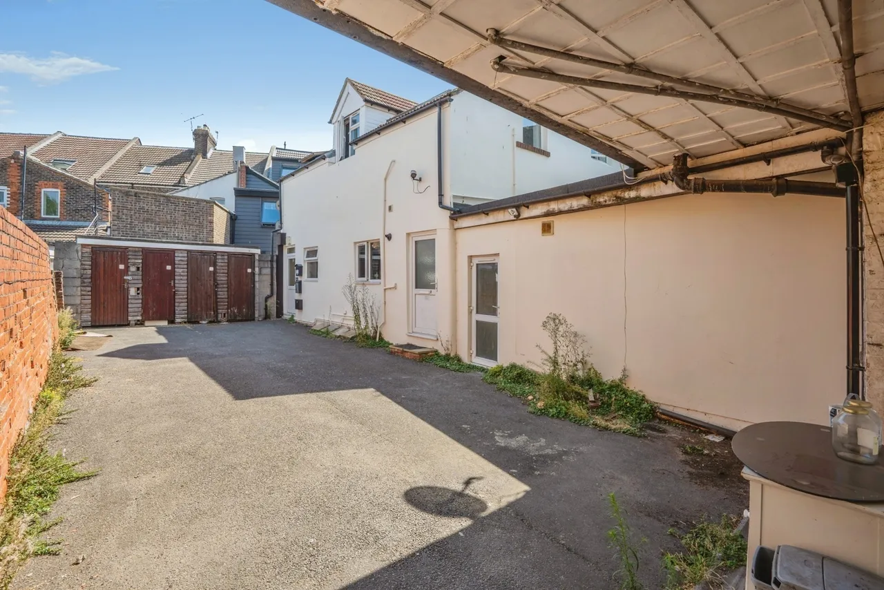 Gladys Avenue, Portsmouth, PO2, photo 20