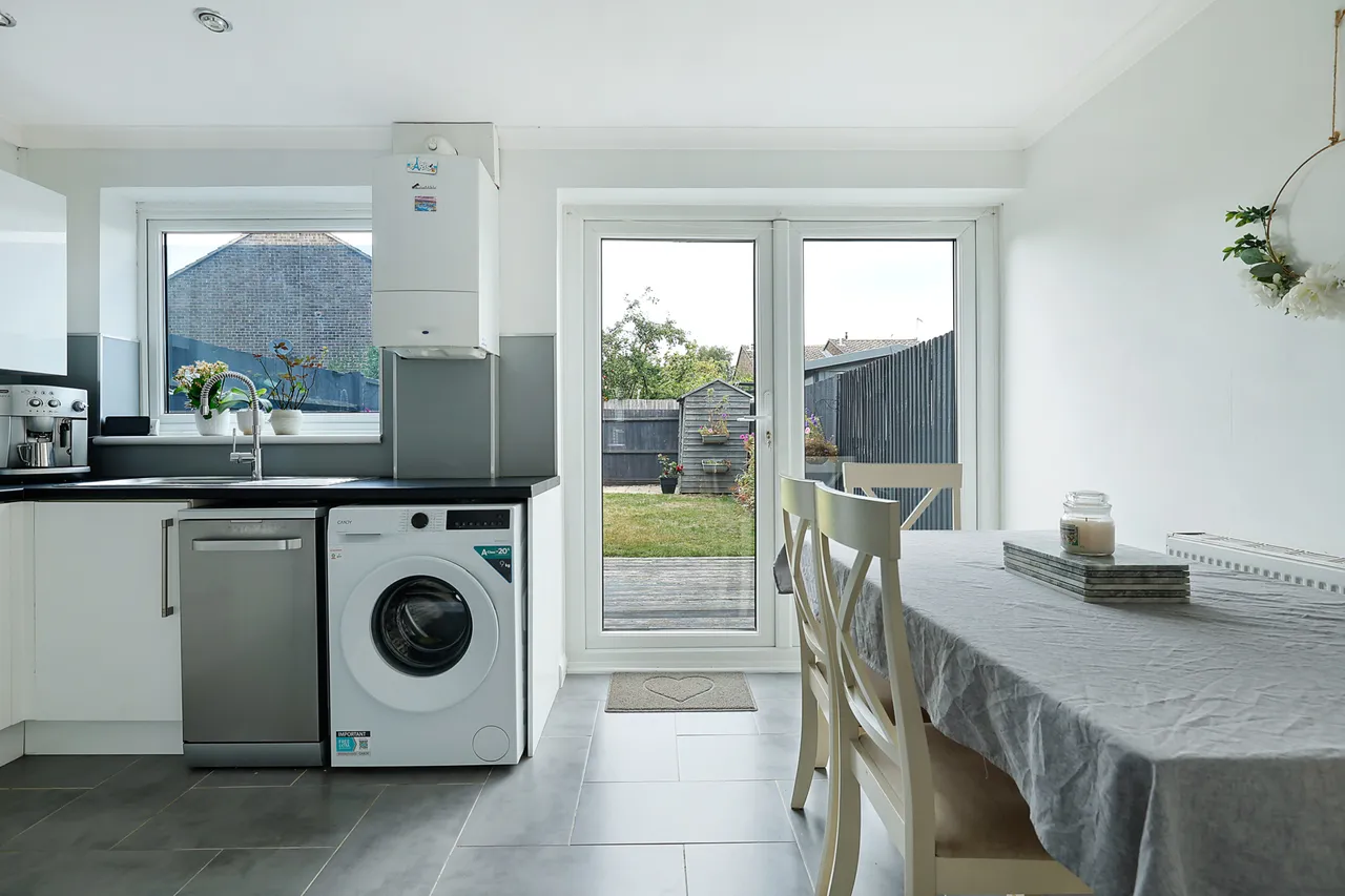 The Spinney, Horley, RH6, photo 8