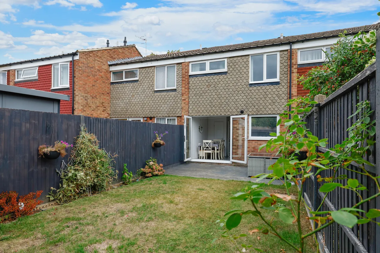 The Spinney, Horley, RH6, photo 4
