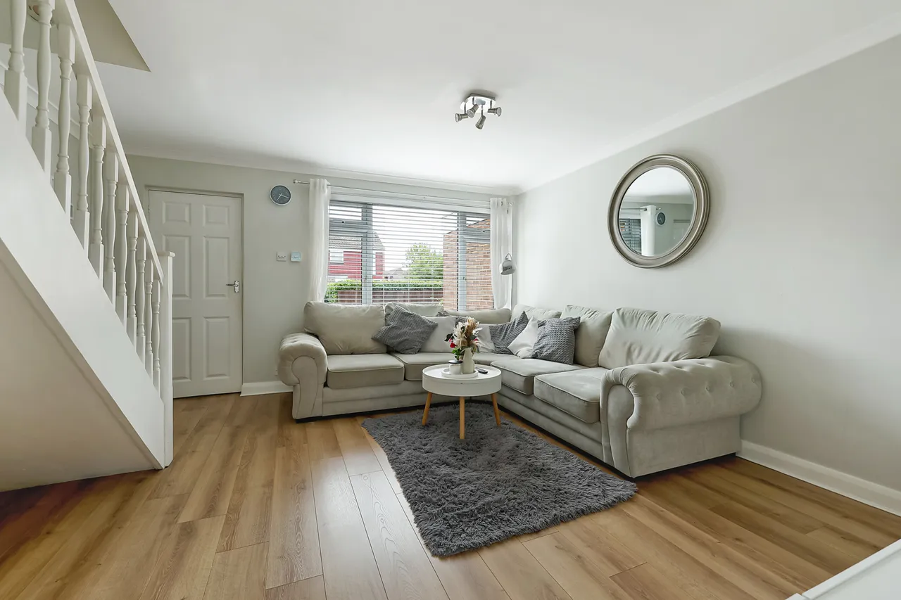The Spinney, Horley, RH6, photo 3
