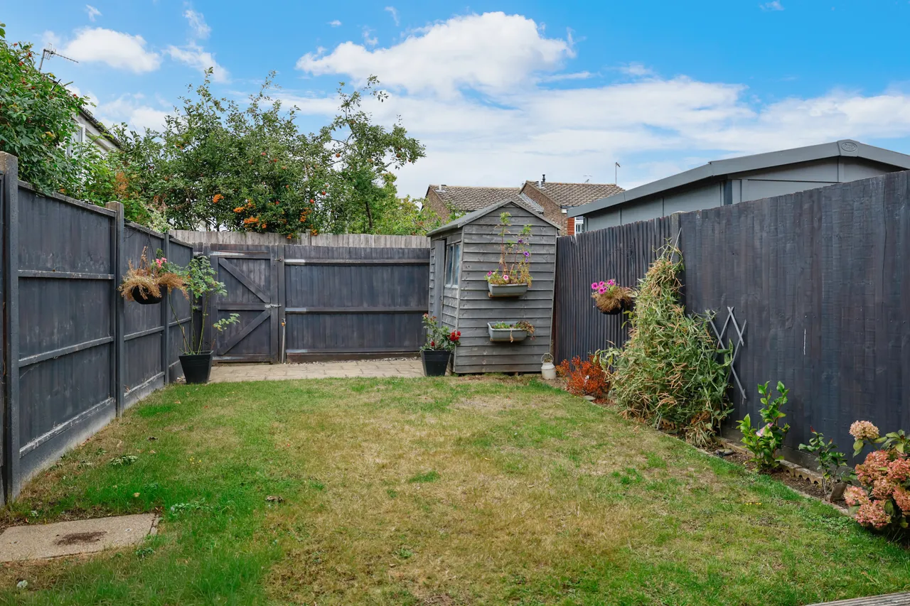 The Spinney, Horley, RH6, photo 2